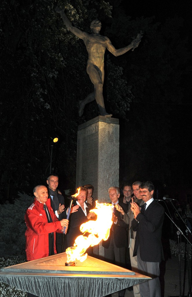 Slávnostné zapálenie maratónskeho ohňa