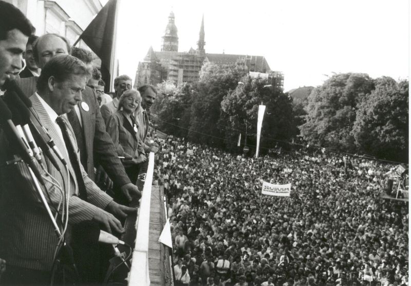 November 89 - pohľad zo slávneho košického balkóna