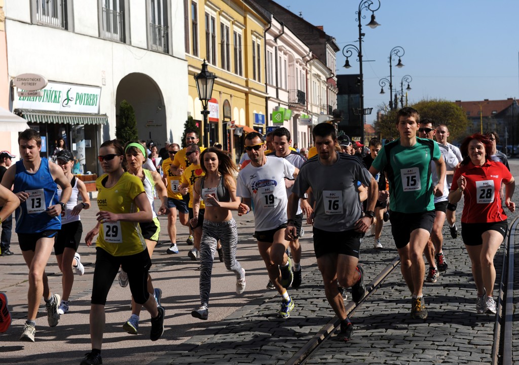 Spoločný beh učiteľov, žiakov a študentov v centre Košíc