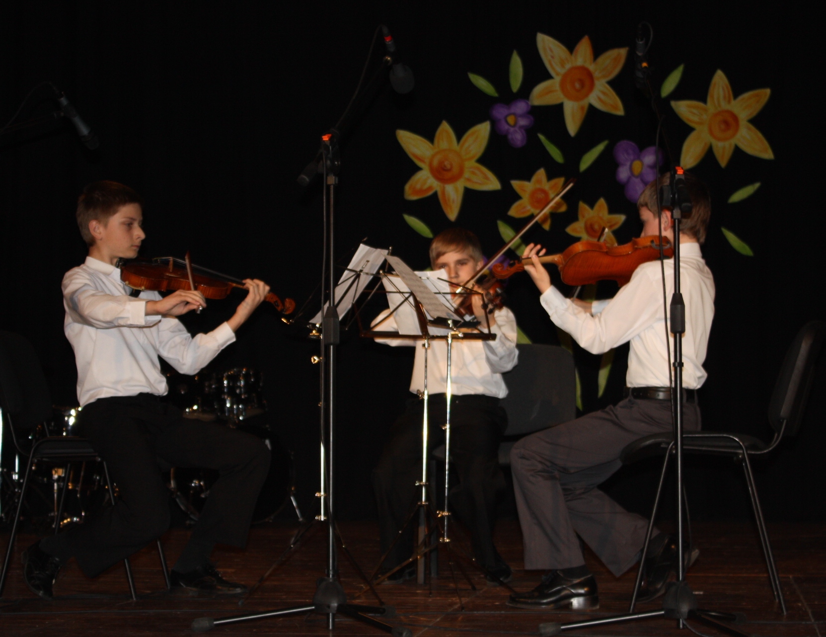 Husľové trio S. Hučko, P.Sklenka a J.Girašik