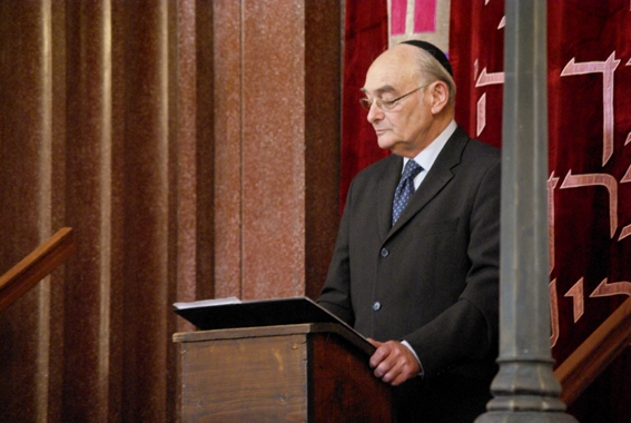 rabín Yossi Steiner predniesol modlitbu za obete holokaustu a rasového násilia