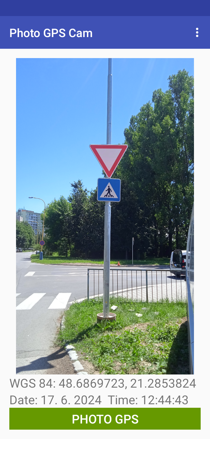 Dopravná značka na križovatke Dneperská - Čingovská