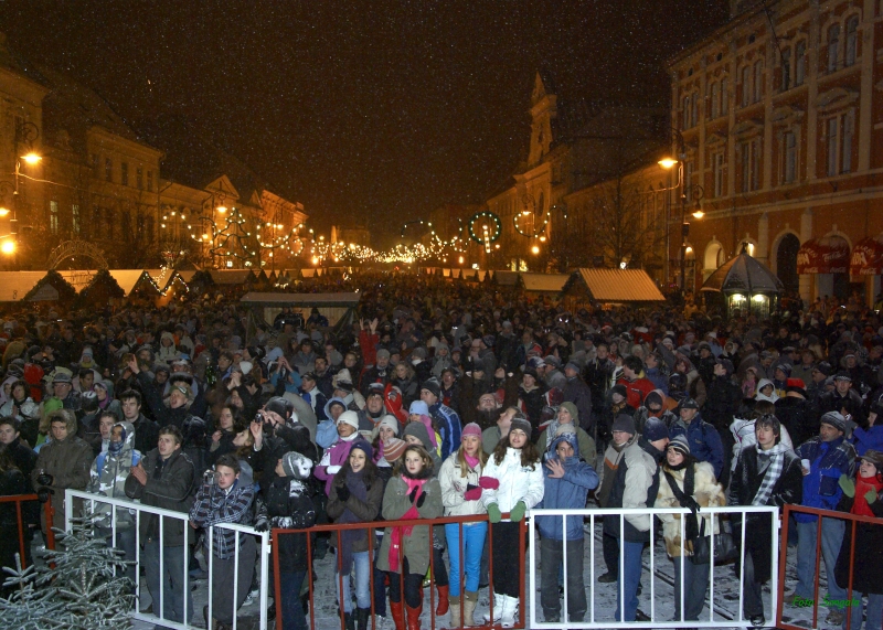 Námestie sa napriek zime zaplnilo