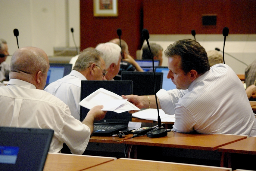 rokovanie mimoriadneho mestského zastupiteľstva 30. júla 2009 b