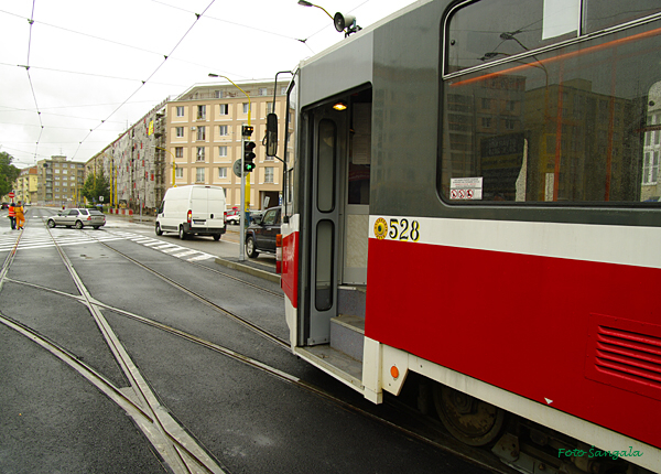 Prvá skúšobná jazda električky po obnovenej trati 