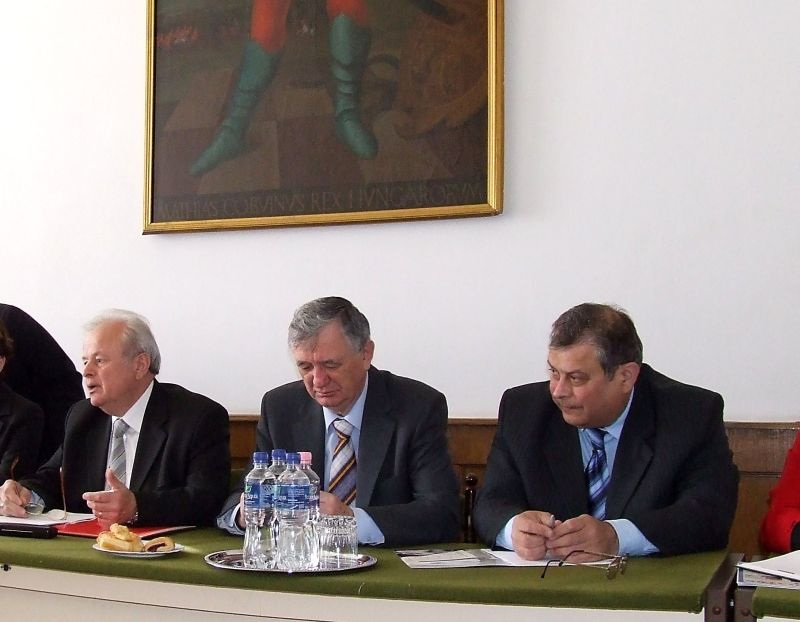 M. Kicskovszki (vľavo), nový predseda Rady karpatského euroregiónu