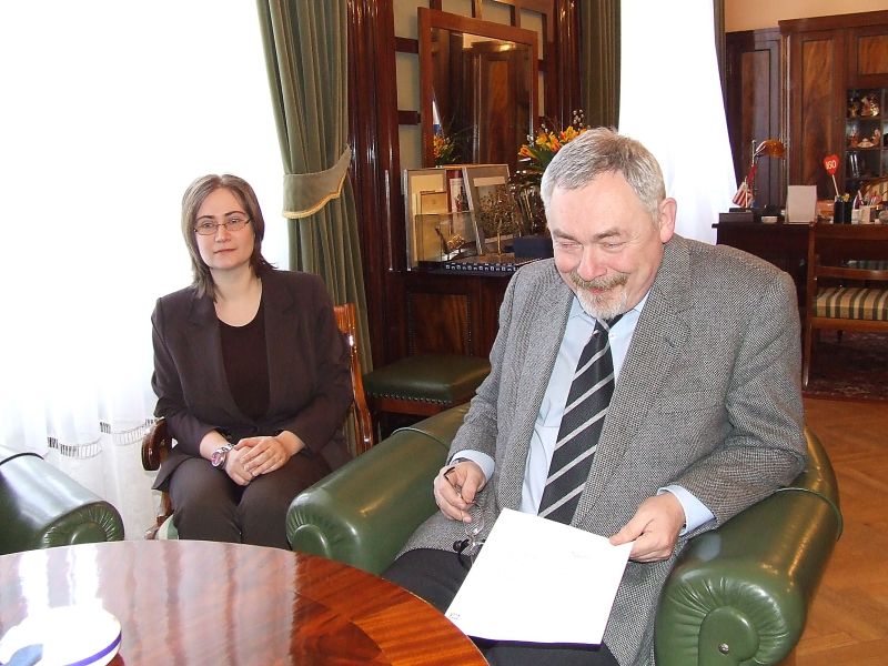 Krakovsky primátor Jacek Majchrovski víta svojho košického kolegu