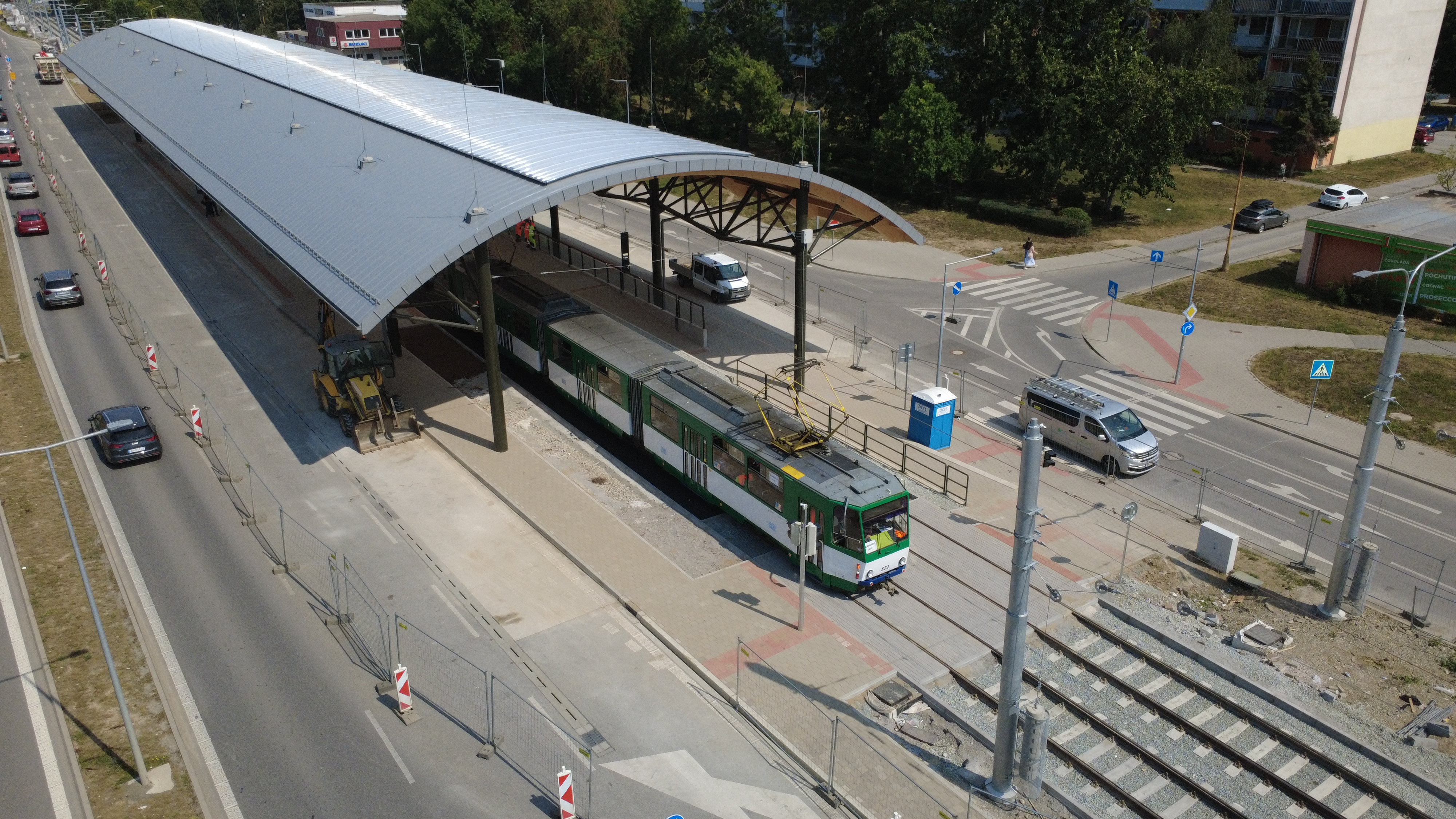Testovacie jazdy električiek na sídlisku Nad jazerom