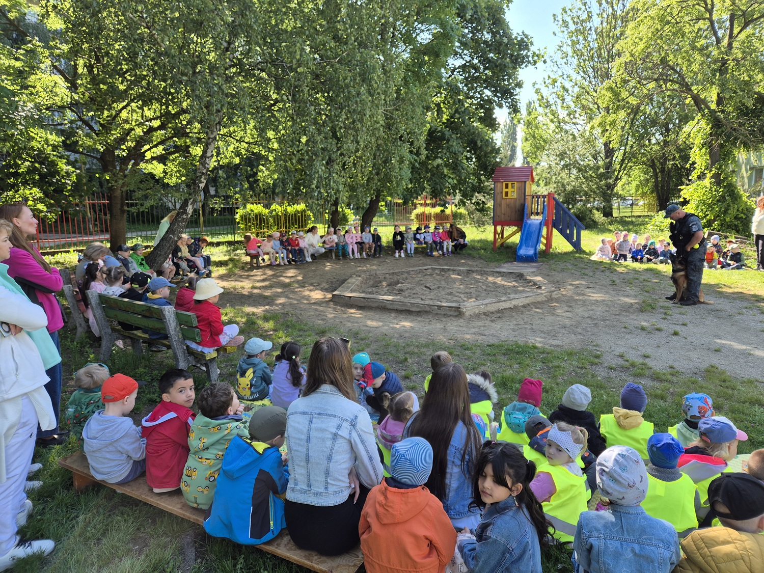 Od Košických Benátok po školské lavice: Kde všade ste v máji mohli stretnúť preventistov Mestskej polície mesta Košice ?