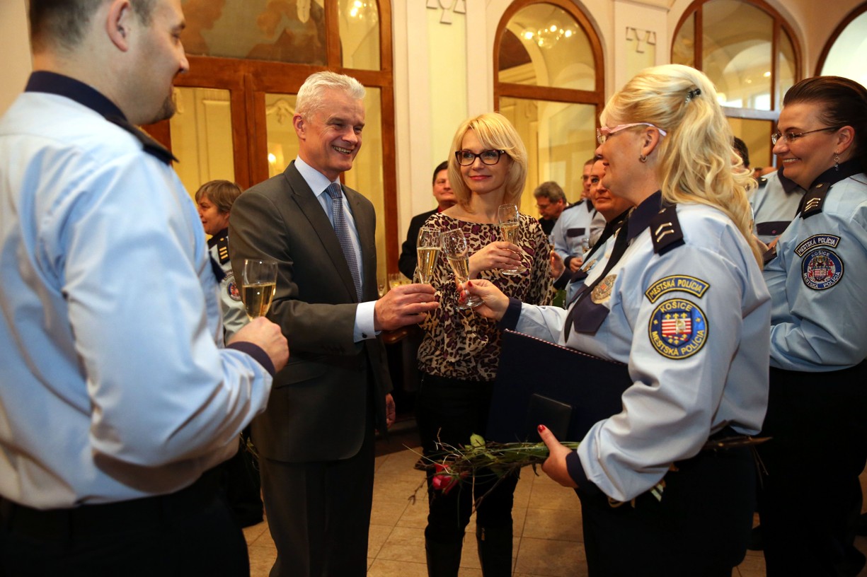 Primátor ocenil mestských policajtov za 20 rokov služby mestu