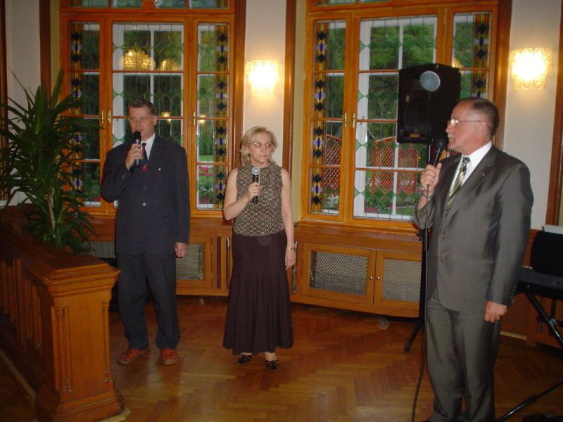Primátor Miskolca Sándor Káli (vpravo) víta účastníkov konferencie