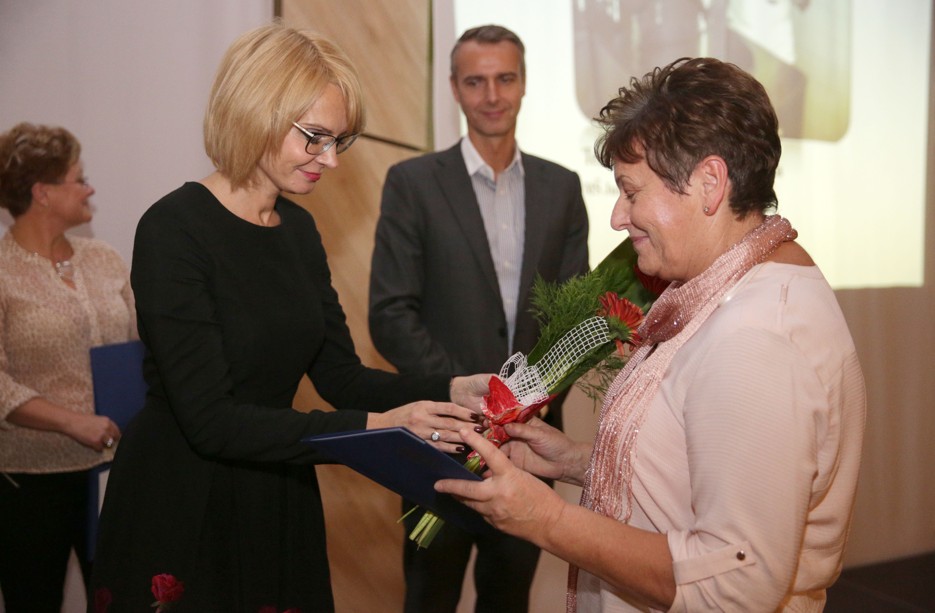 Pracovníkom školských jedálni poďakovala aj viceprimátorka Renáta Lenártová