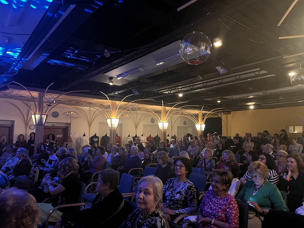 Krása a bezpečnosť ruka v ruke: Naše seniorky sa na Jazere naučili, ako nenaletieť podvodníkom