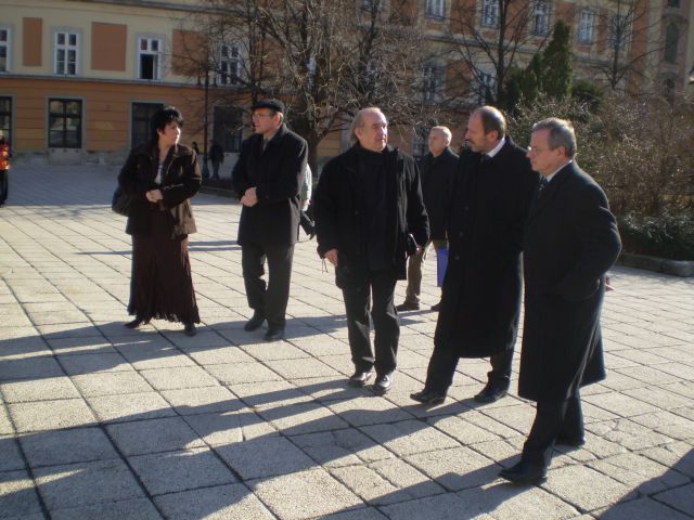 F.Knapík a L.Habis na prechádzke centrom Egeru