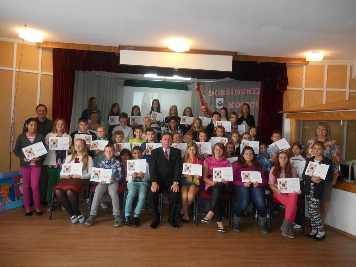 Učastníci matičného festivalu v prednese slovenskej rozprávky „Dobšinského Košice“