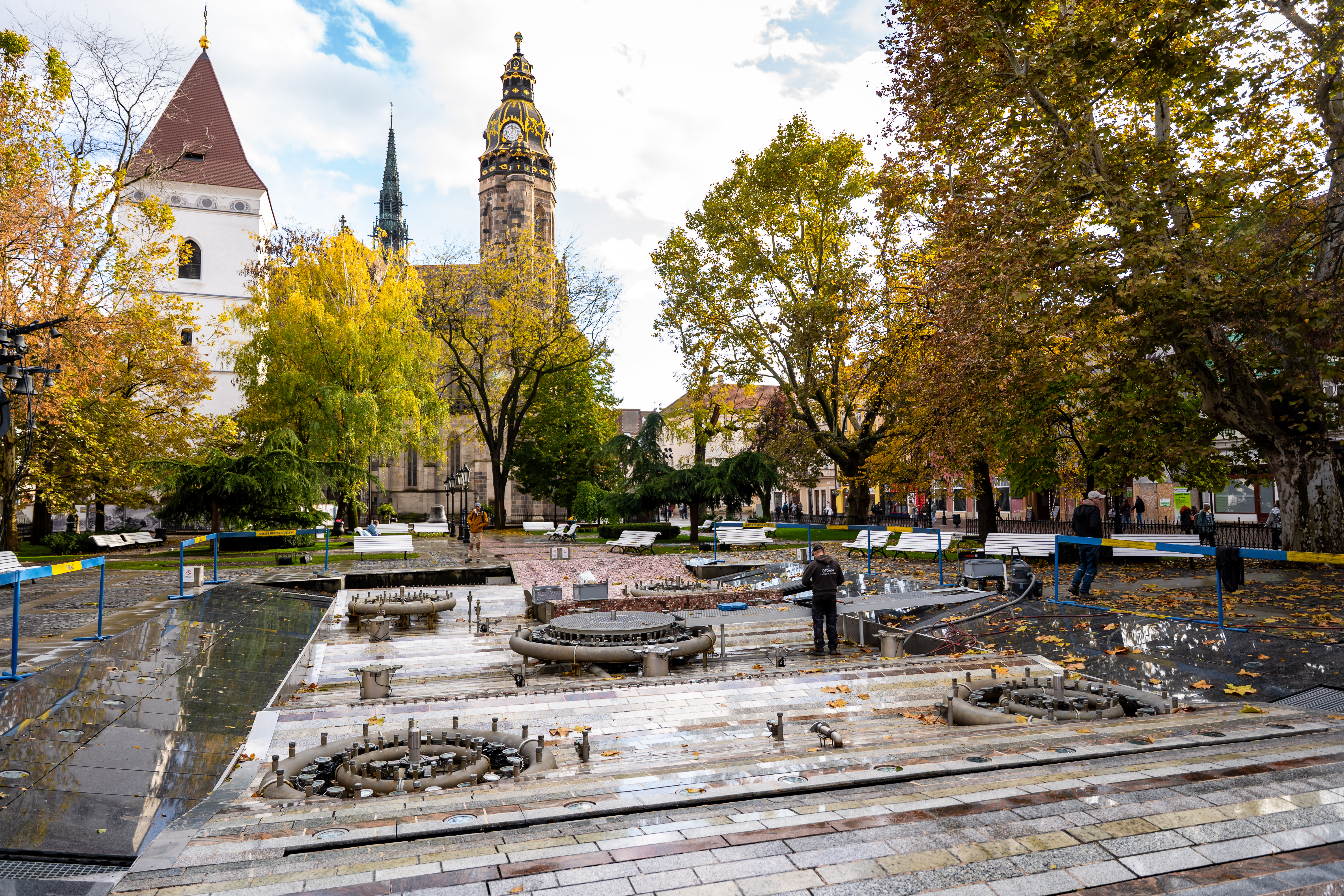 Košické fontány zazimovali, Spievajúcu na Hlavnej nevynímajúc