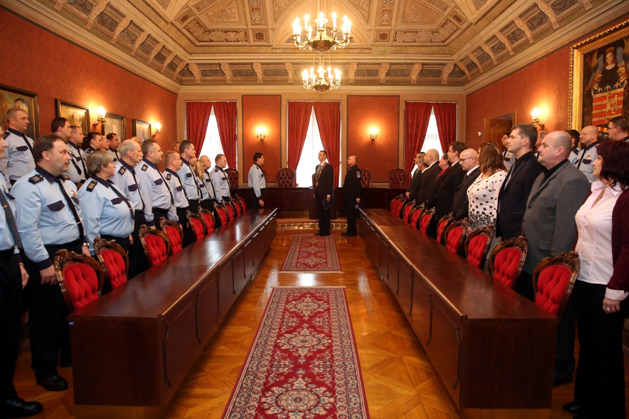 Primátor ocenil mestských policajtov za 20 rokov služby mestu