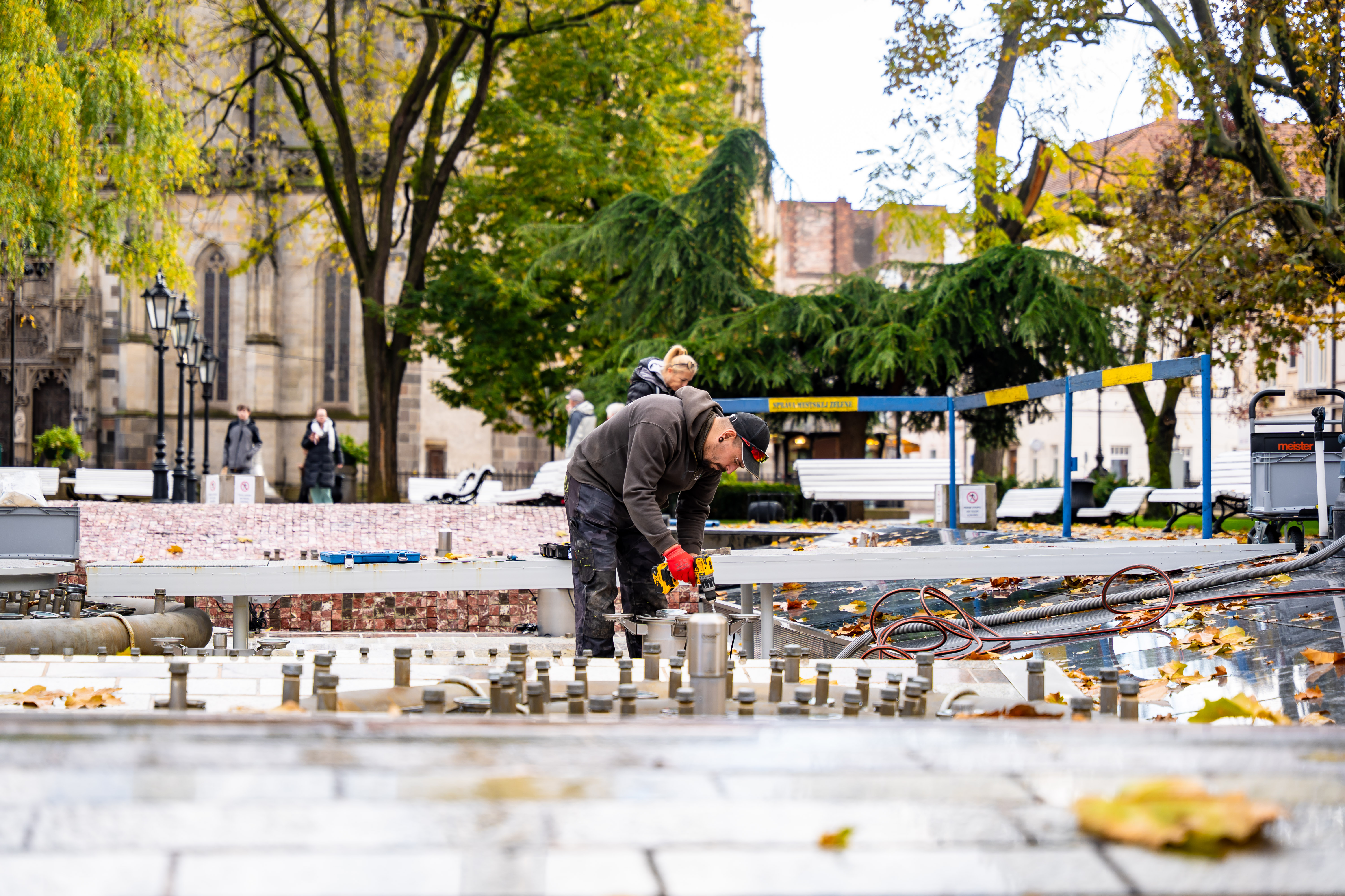 Košické fontány zazimovali, Spievajúcu na Hlavnej nevynímajúc