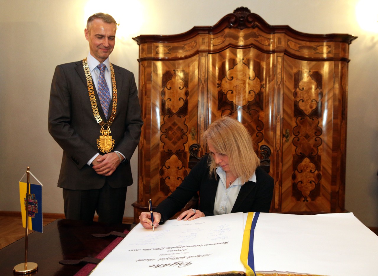 Podpis do Kroniky mesta Košice