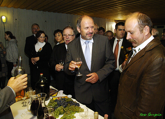 Degustácia vín za účasti primátora mesta Františka Knapíka