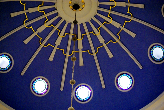 detail výzdoby klenby v synagóge