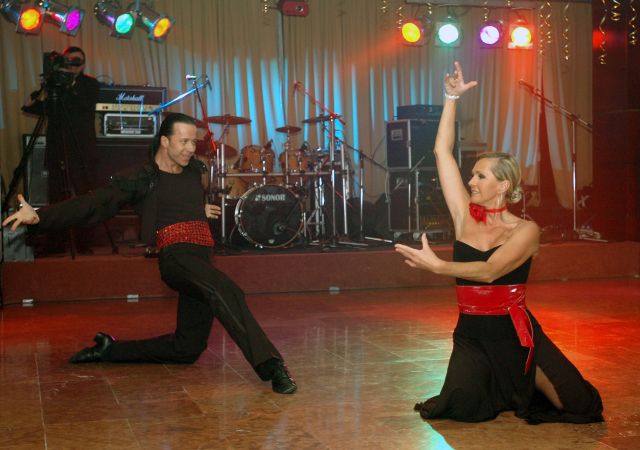 Helena Vondráčková s Milanom Plačkom predviedli tanečné formácie z Let´s dance