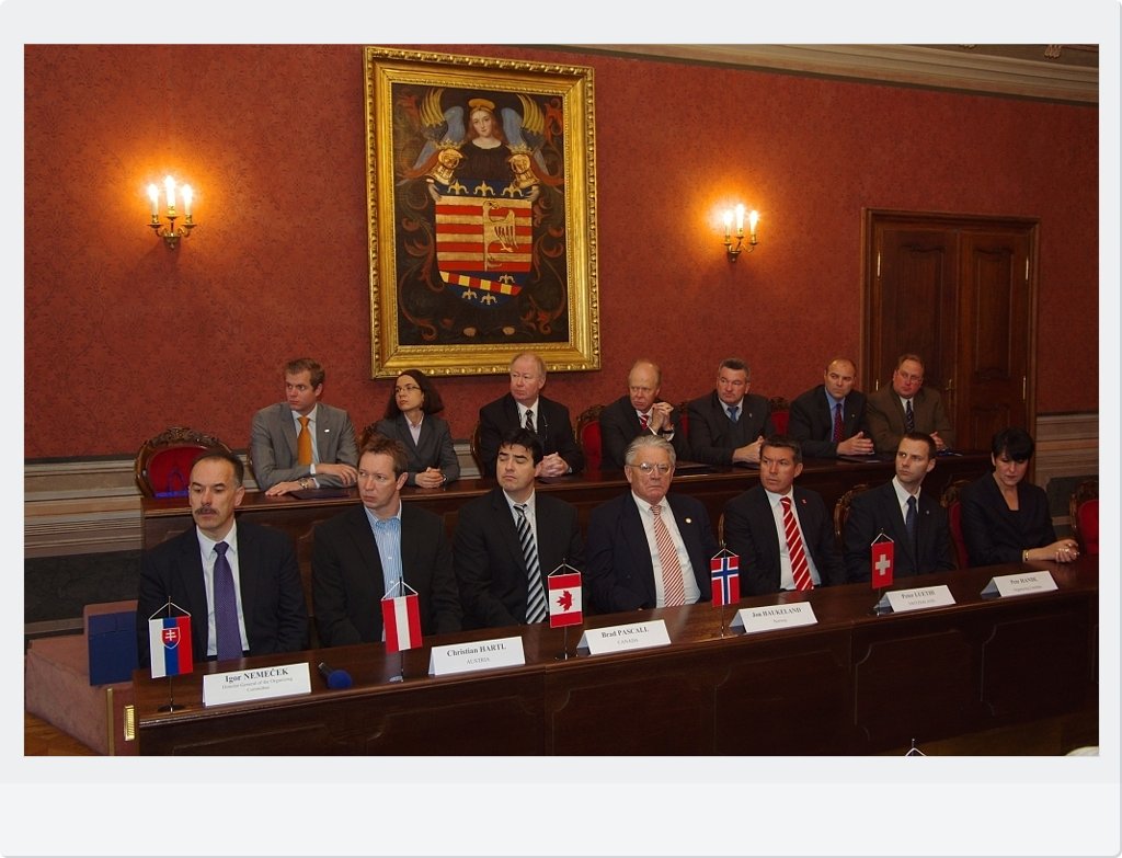 V popredí zástupca Slovenska, ďalej Rakúska, Kanady, Nórska a Švajčiarska