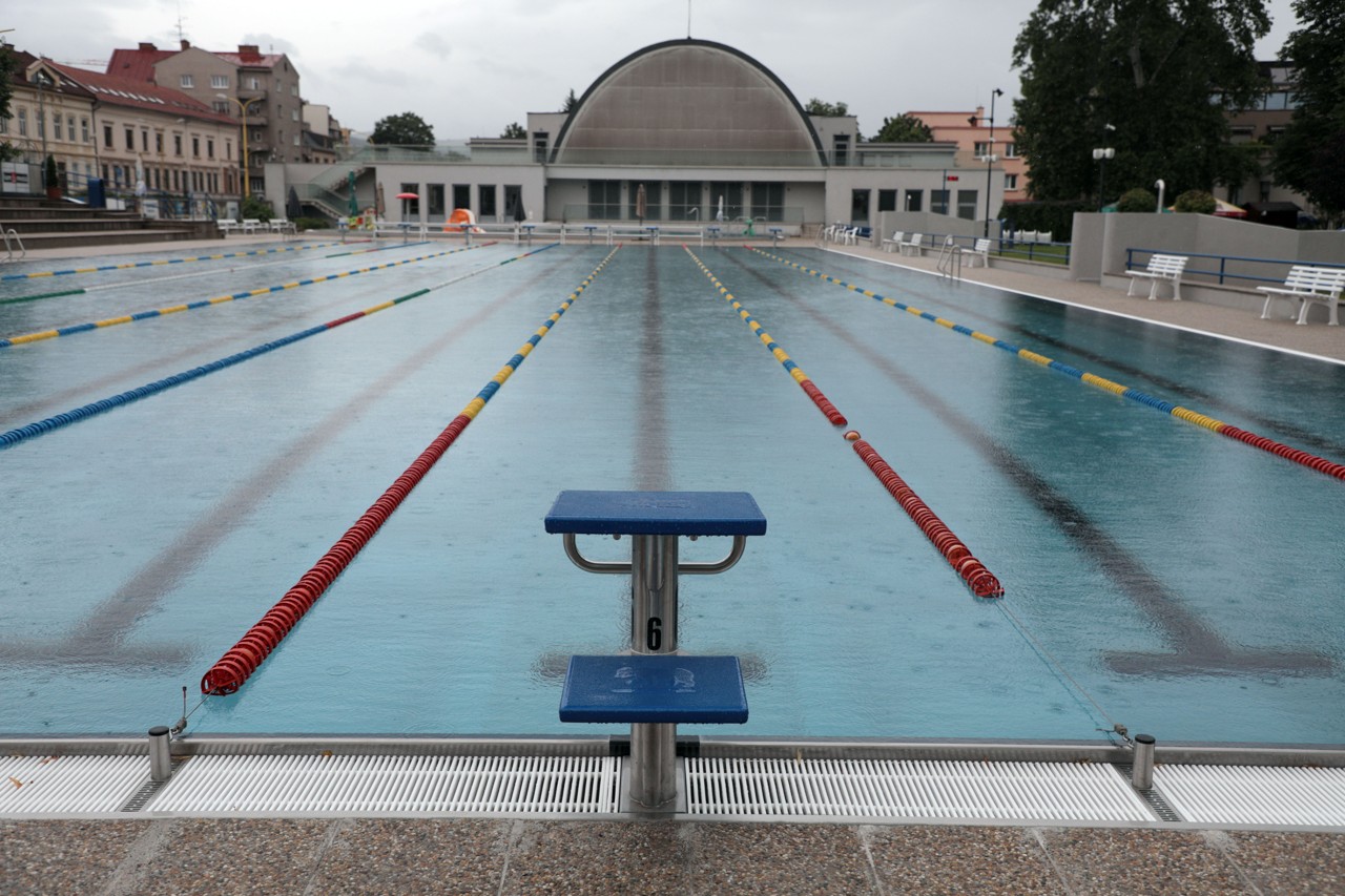Zrekonštruovaný 50 m plavecký bazén Mestského kúpaliska na Rumanovej ulici