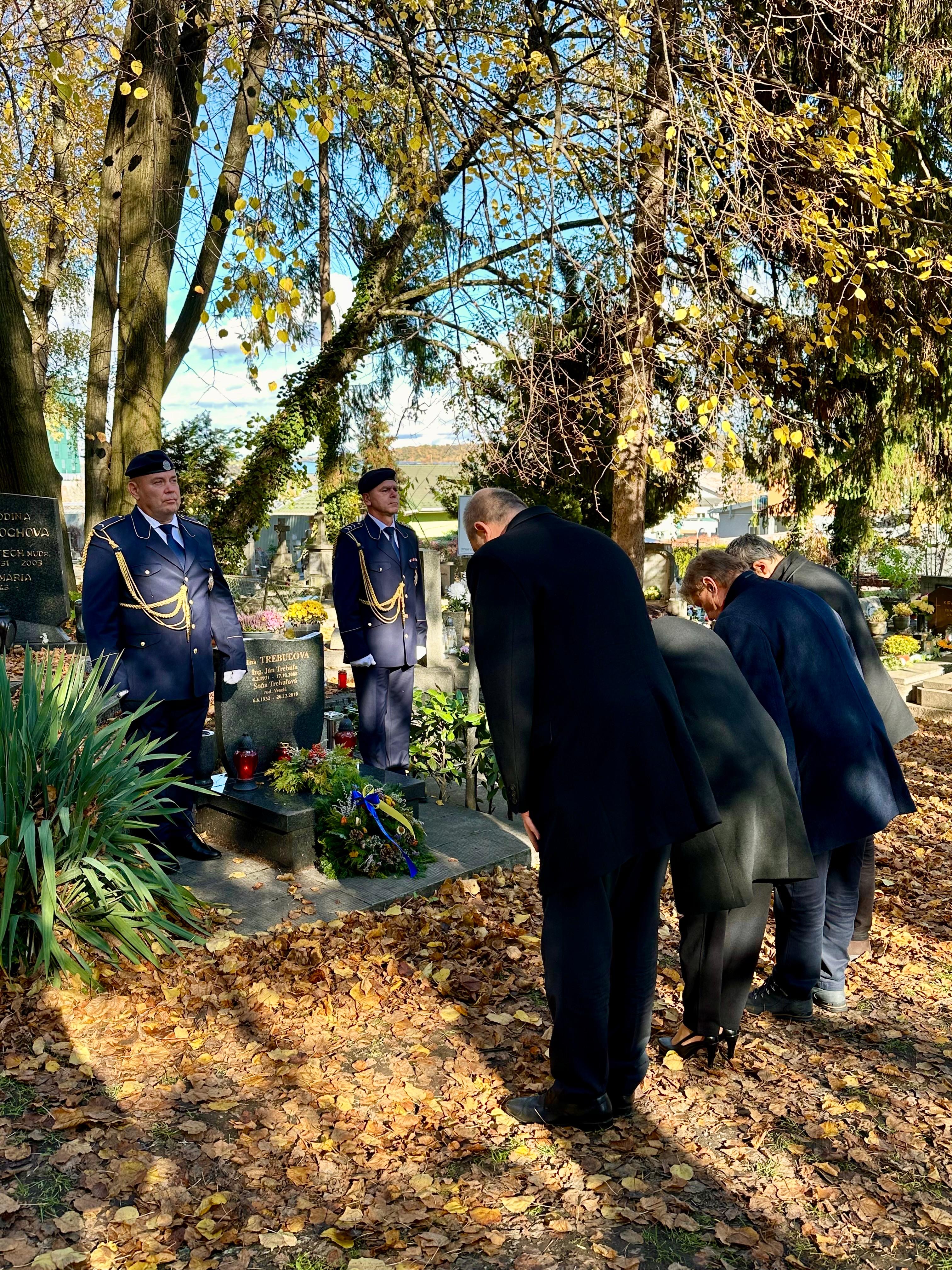 90f947d8-1c2b-42ea-a91f-ebd5ba2feca7