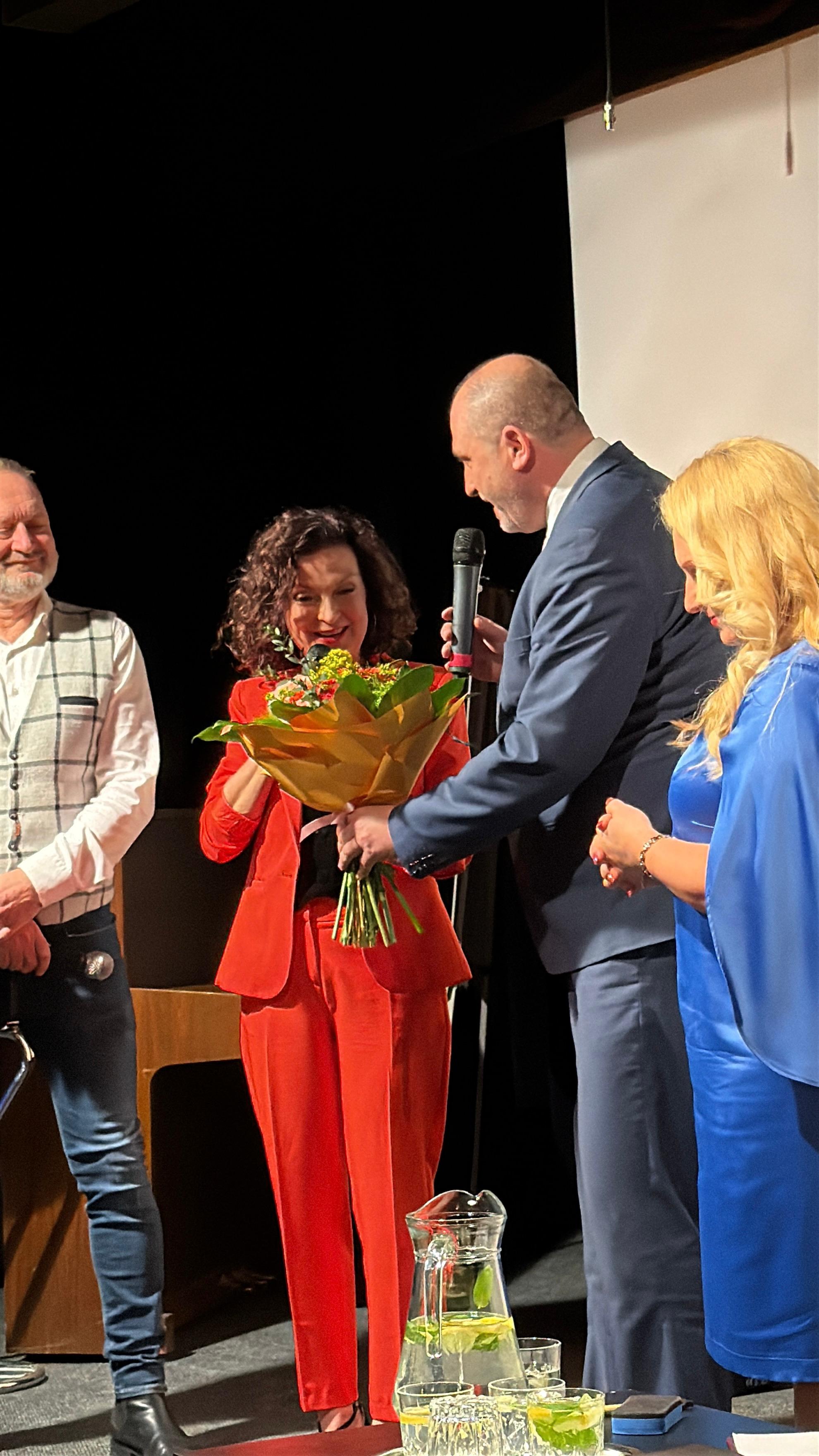 69085bf1-9d81-429d-85c5-2938f290a51a