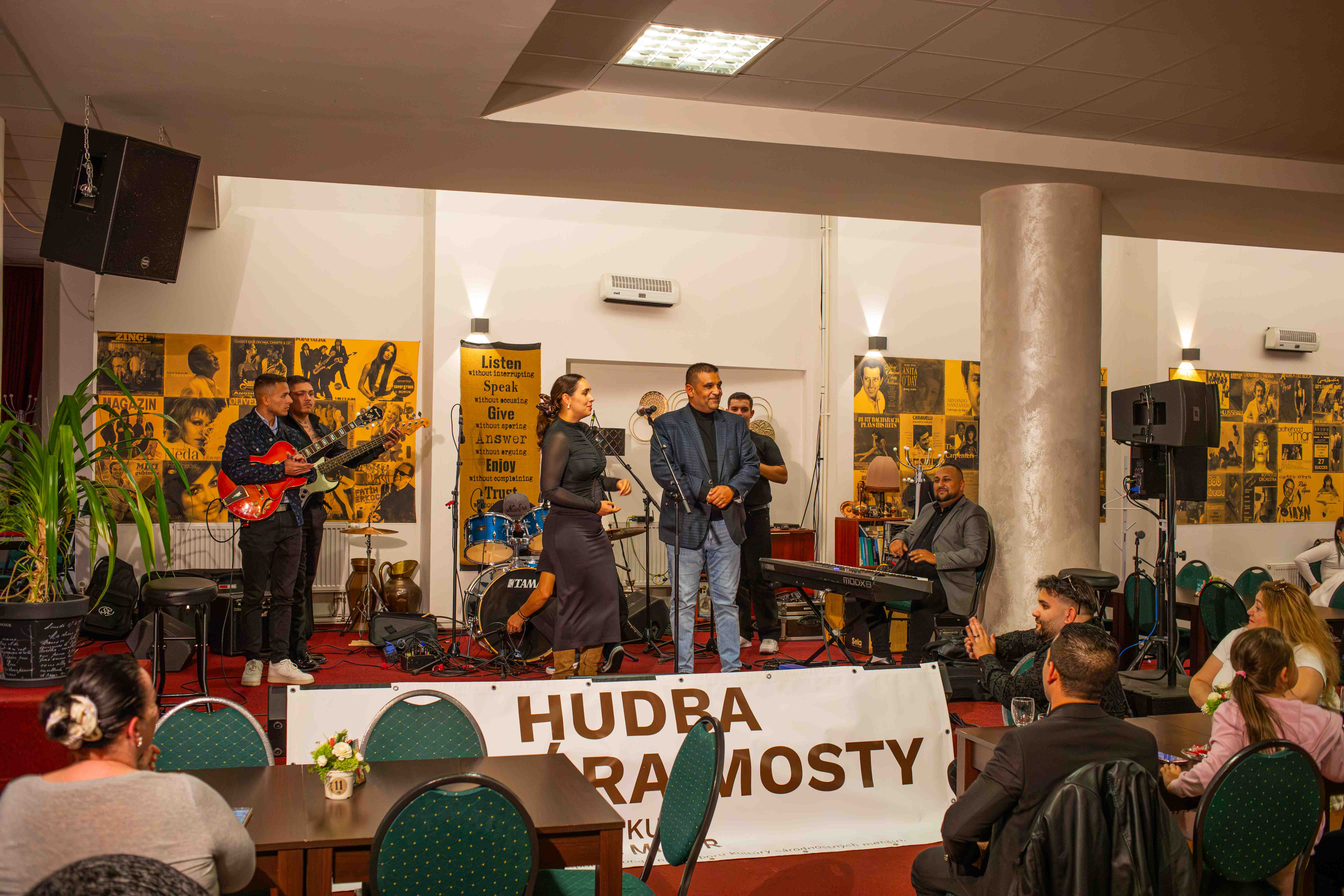 2026_10_16_hudba_spaja_mosty_vysocky-1