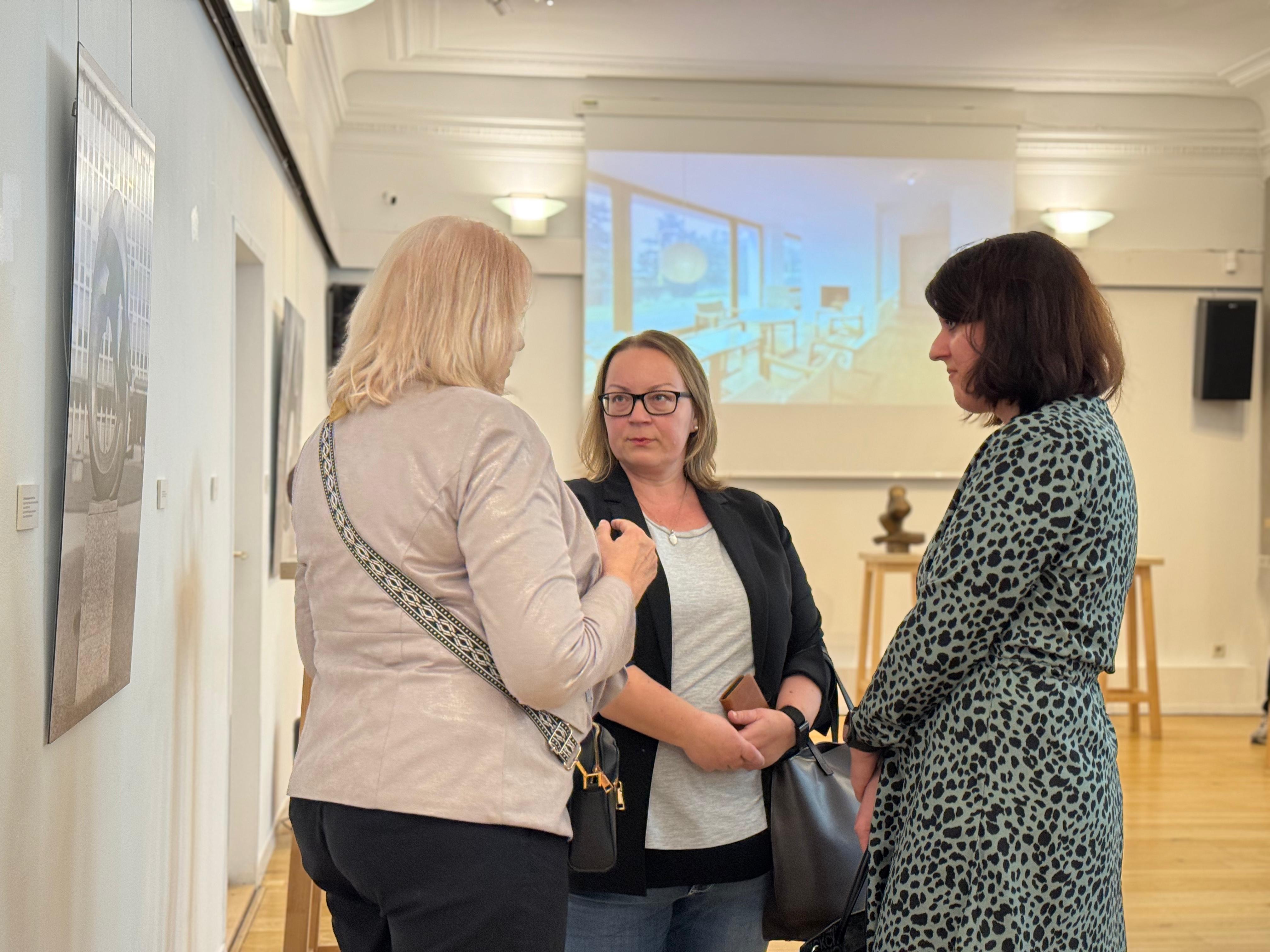 4cb5ee12-4c29-4c09-9653-dbd2516d9557