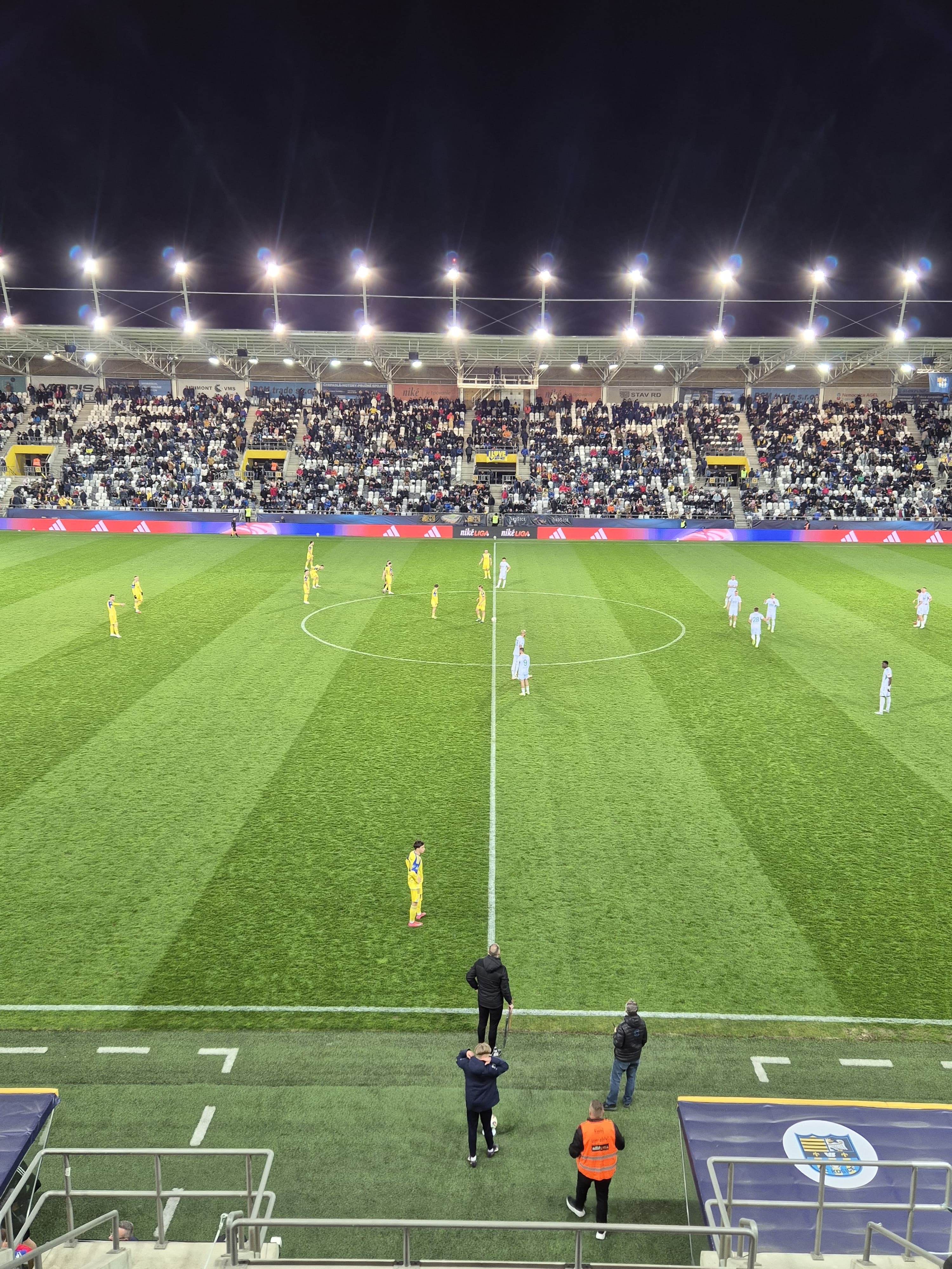 6674EA0B-0C79-4B69-B7C9-F14E02168082