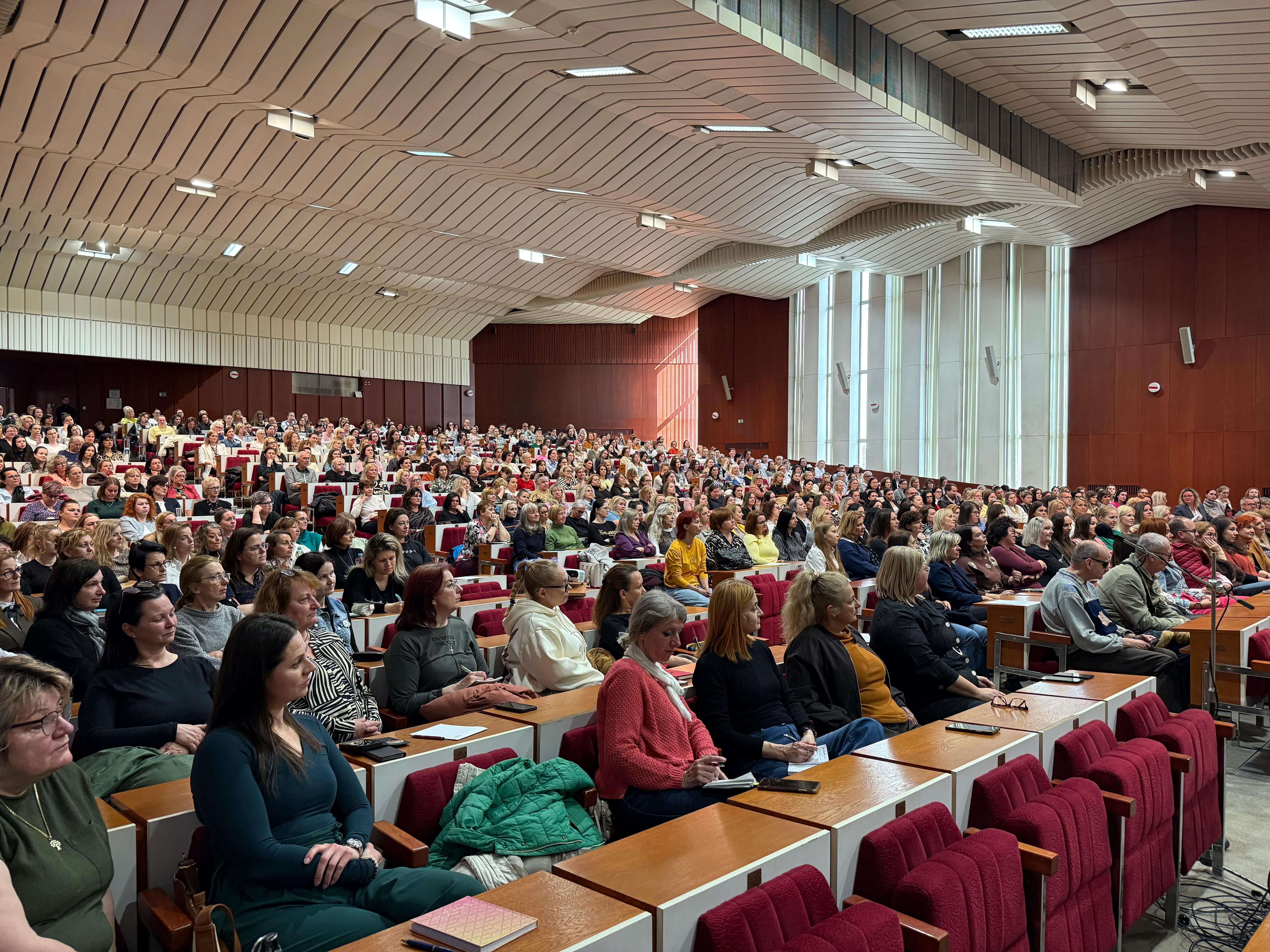 686711a8-b8f3-4f0c-9e98-83cb3c4b66b9