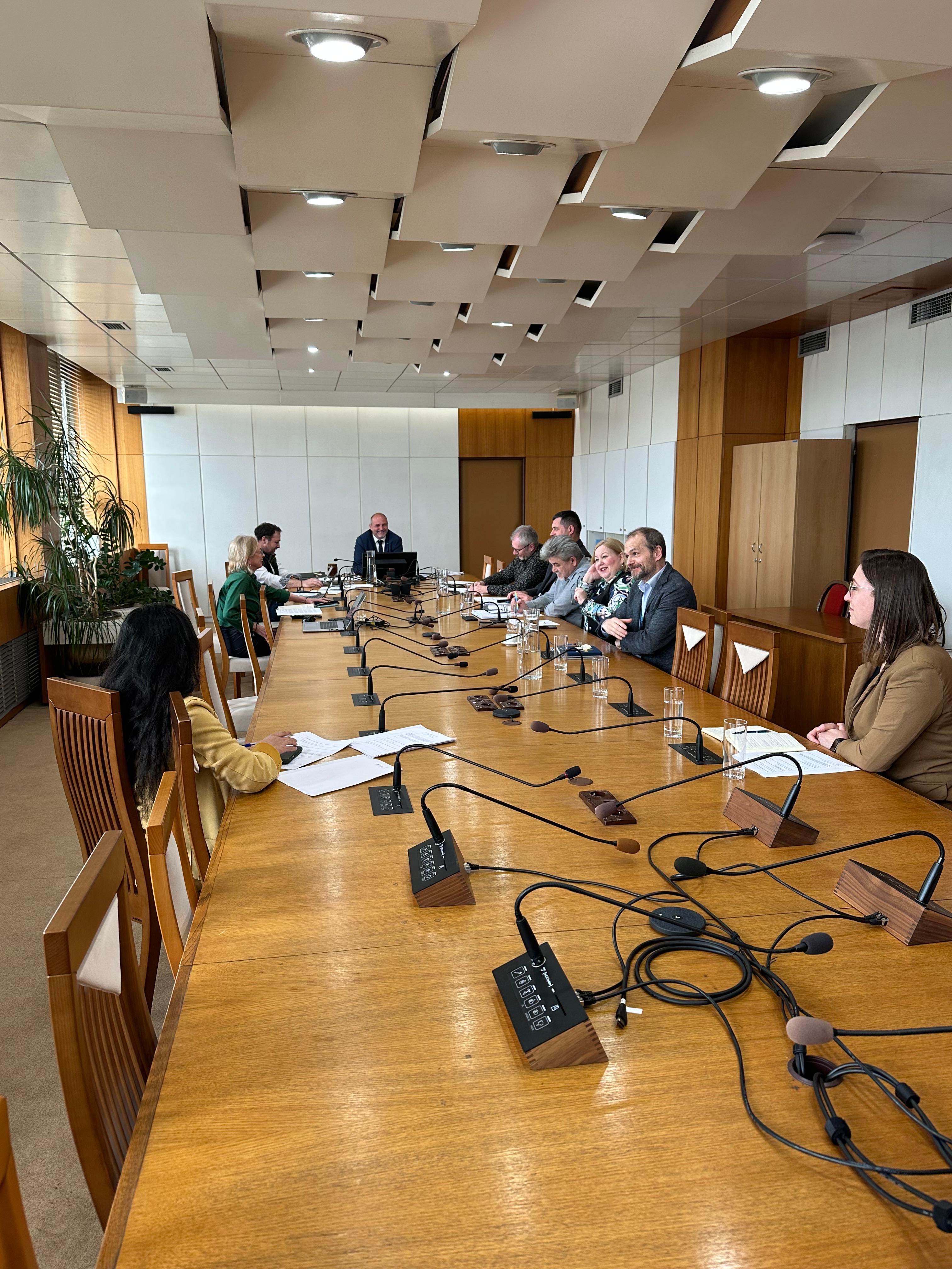 a81dc9a3-243b-4373-9824-c4c1ef20c090