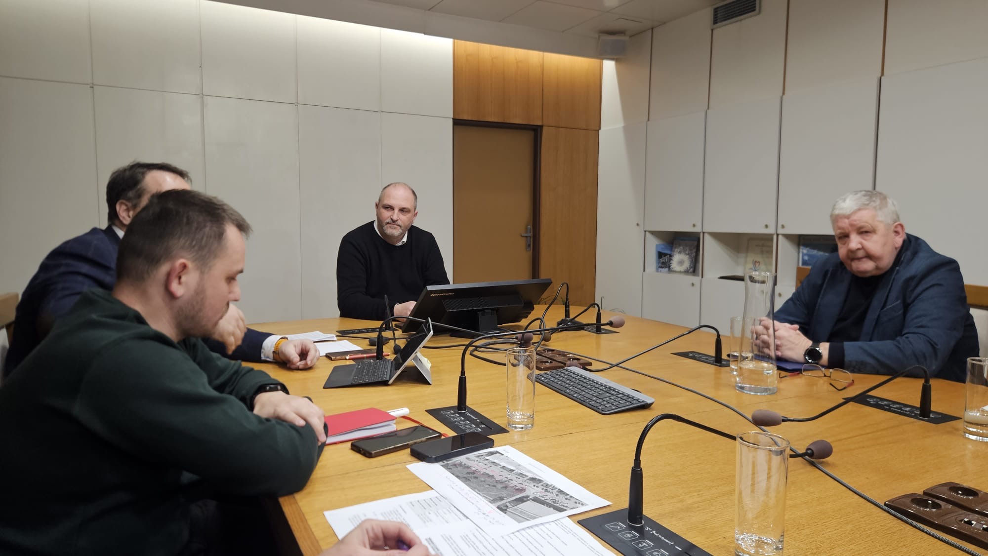 2330eed8-fc41-49d2-9840-63bd4098a21a