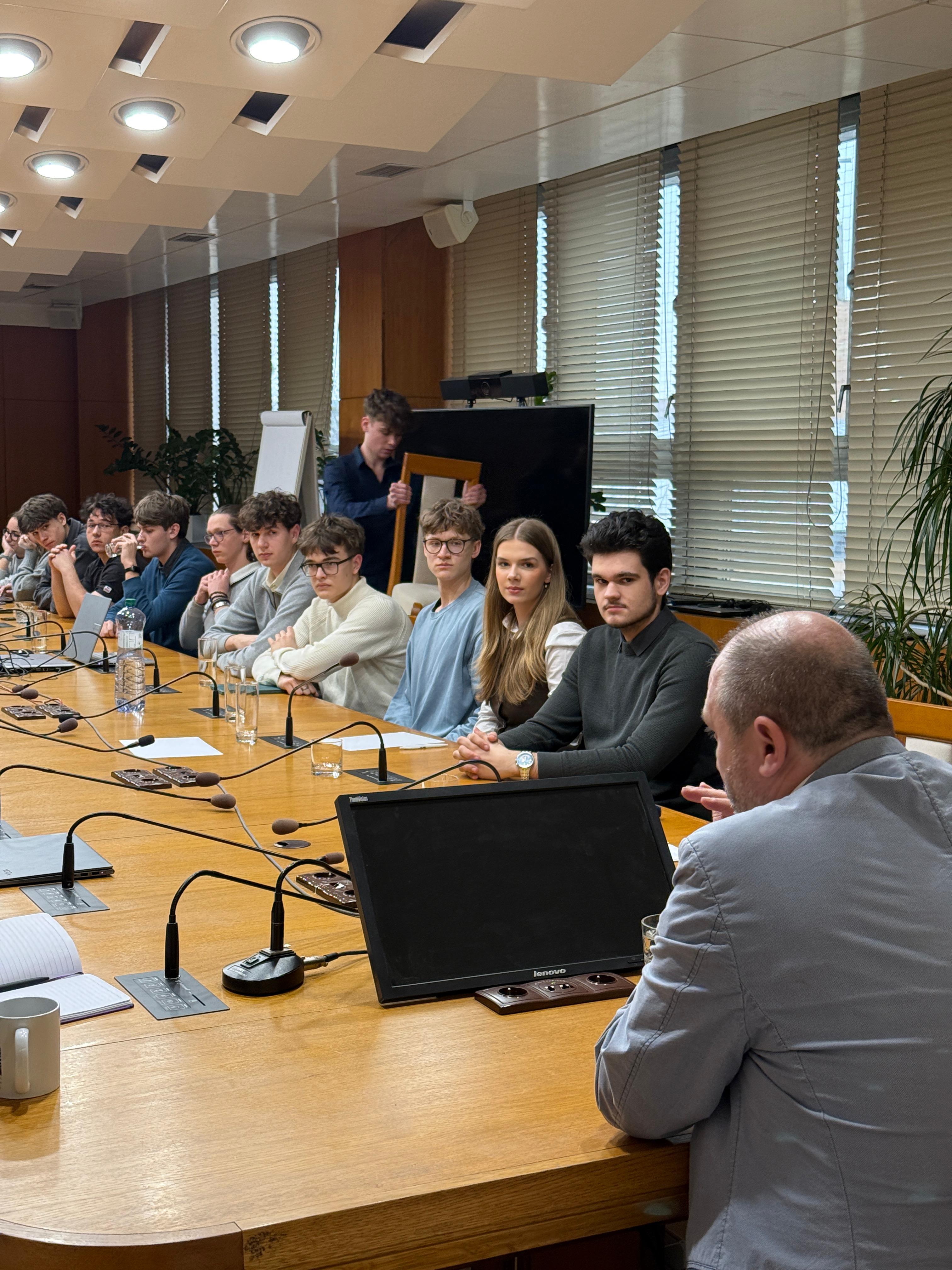 31a39097-a862-42bb-8a40-a192d41d00010