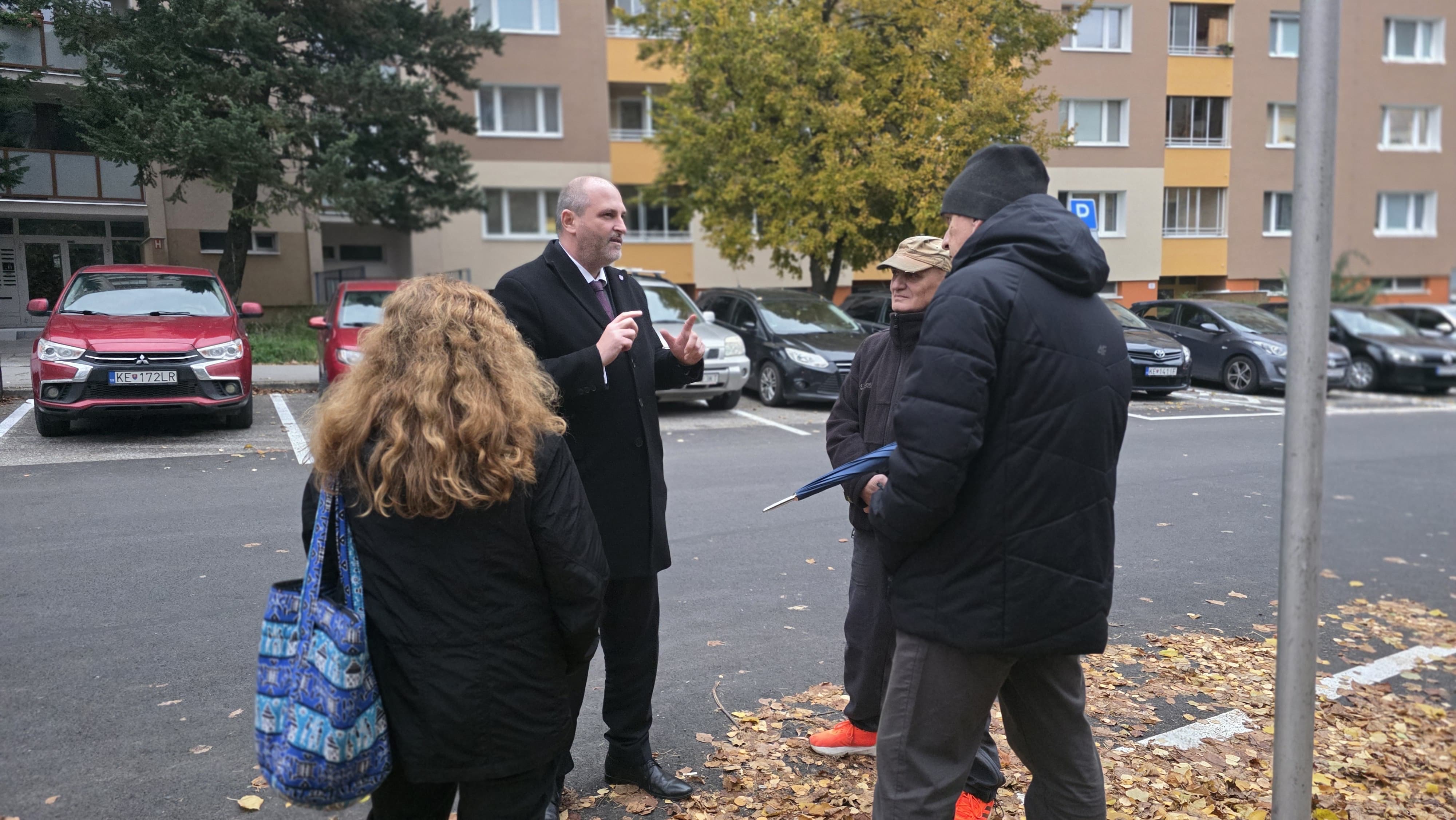 da14aa40-b81a-4990-a840-6ee369e91b73