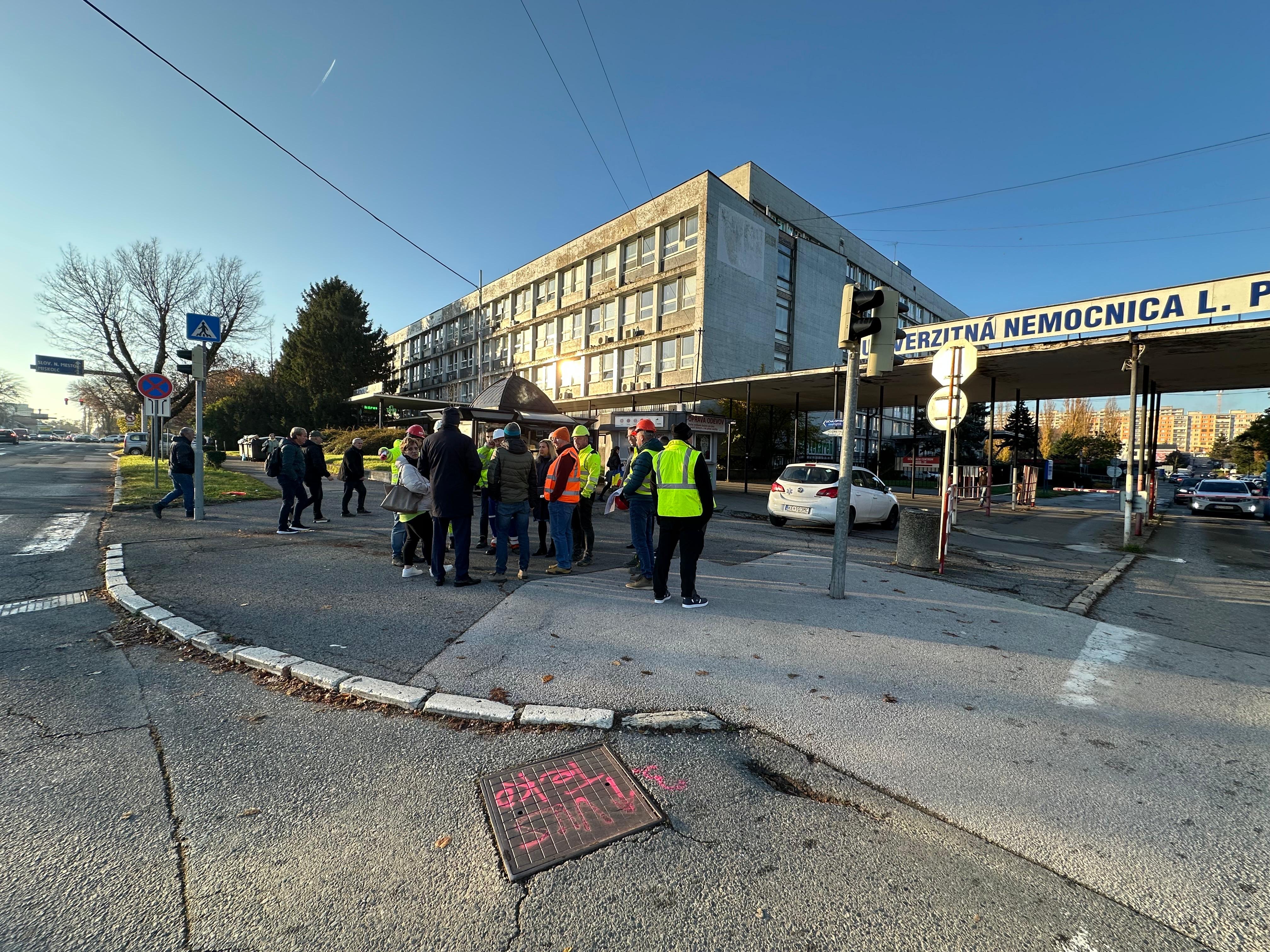 b63b7eea-0868-48f1-8b28-fe92ae4f7b14