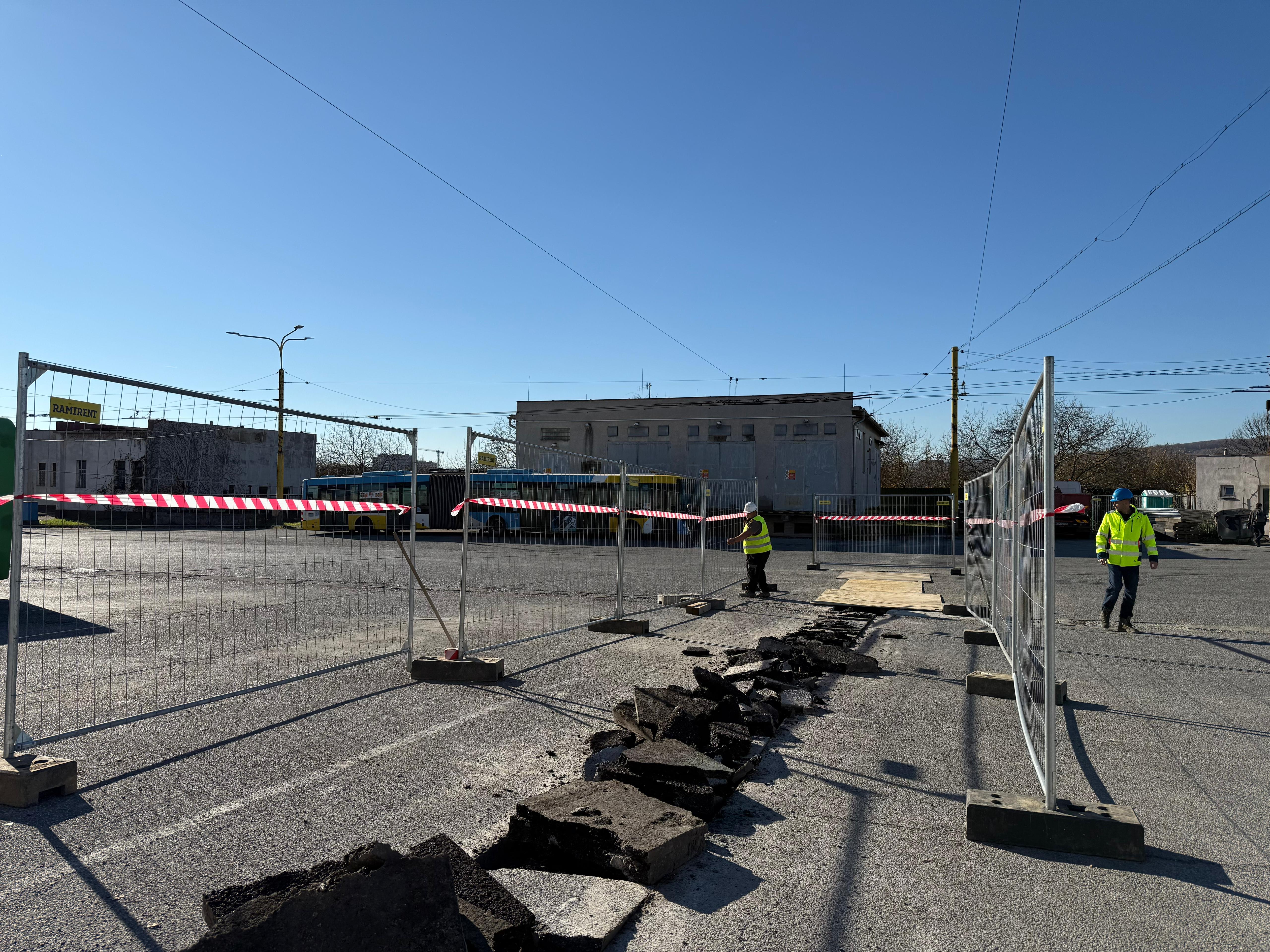 8b197a55-fdd1-4859-9bff-6d7091ee7a03