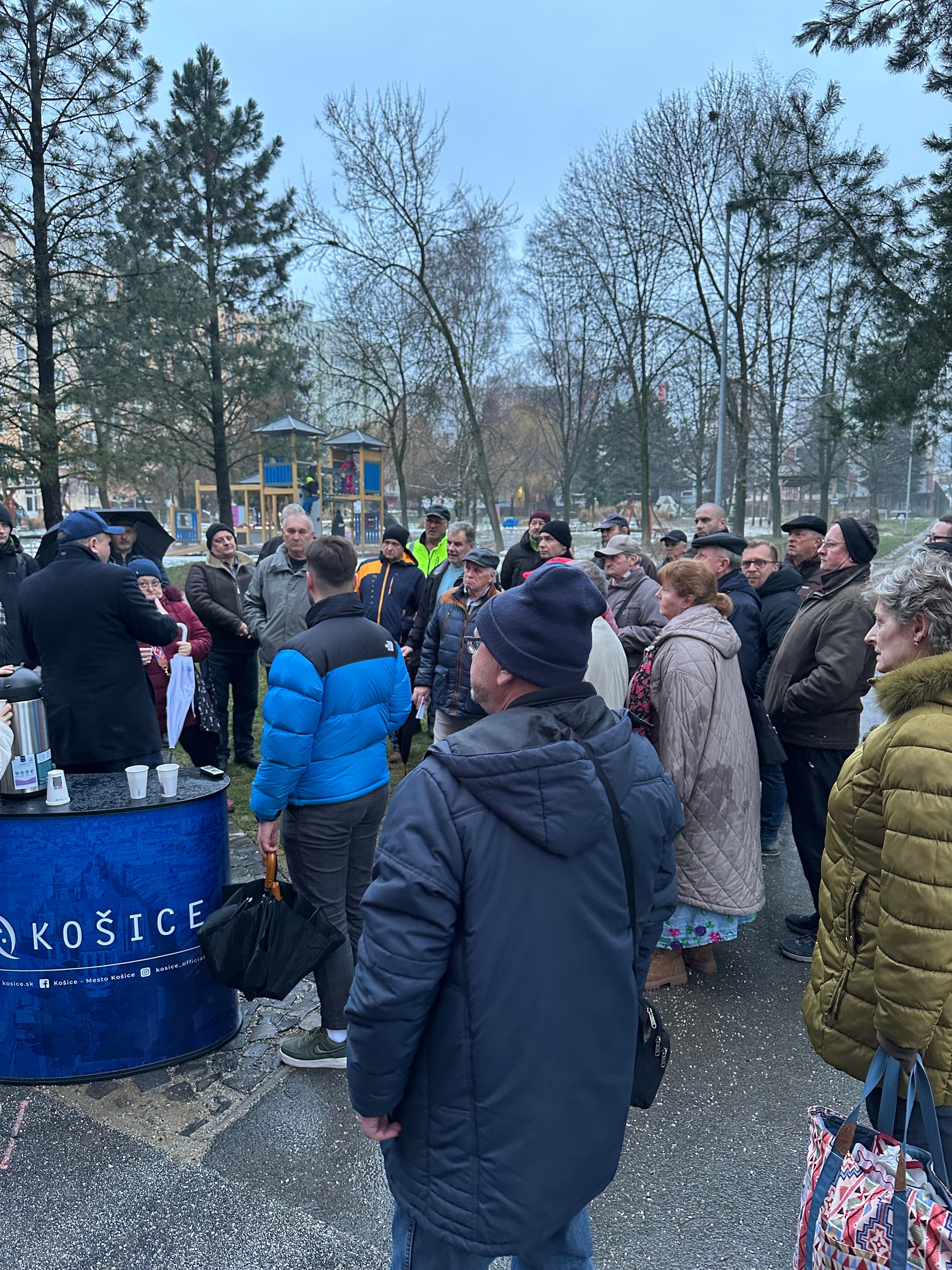 bed55512-1c8f-464c-ba64-c5202b4f084e