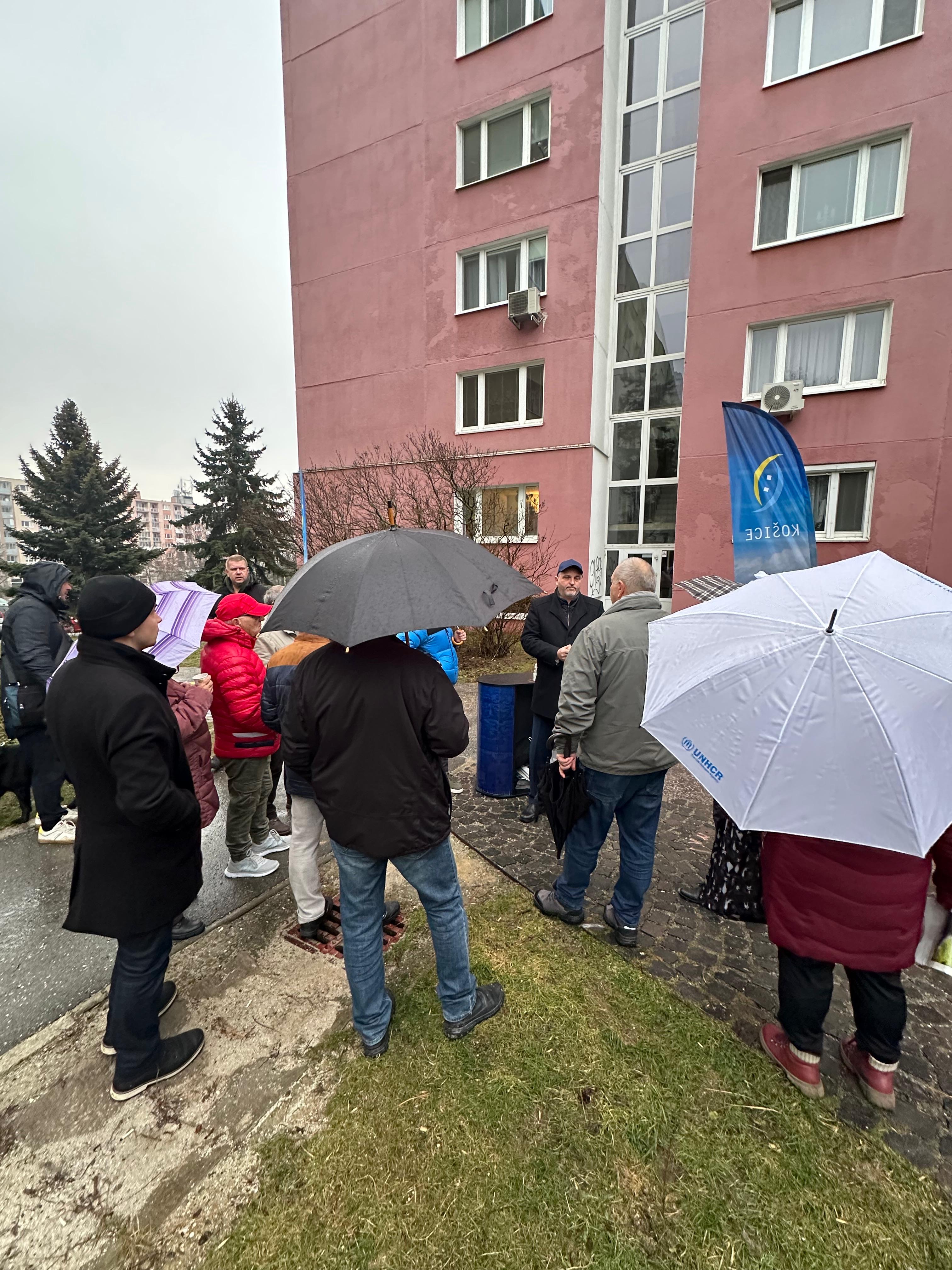 bf8f28fe-022b-42ca-861b-297c9b20fad2