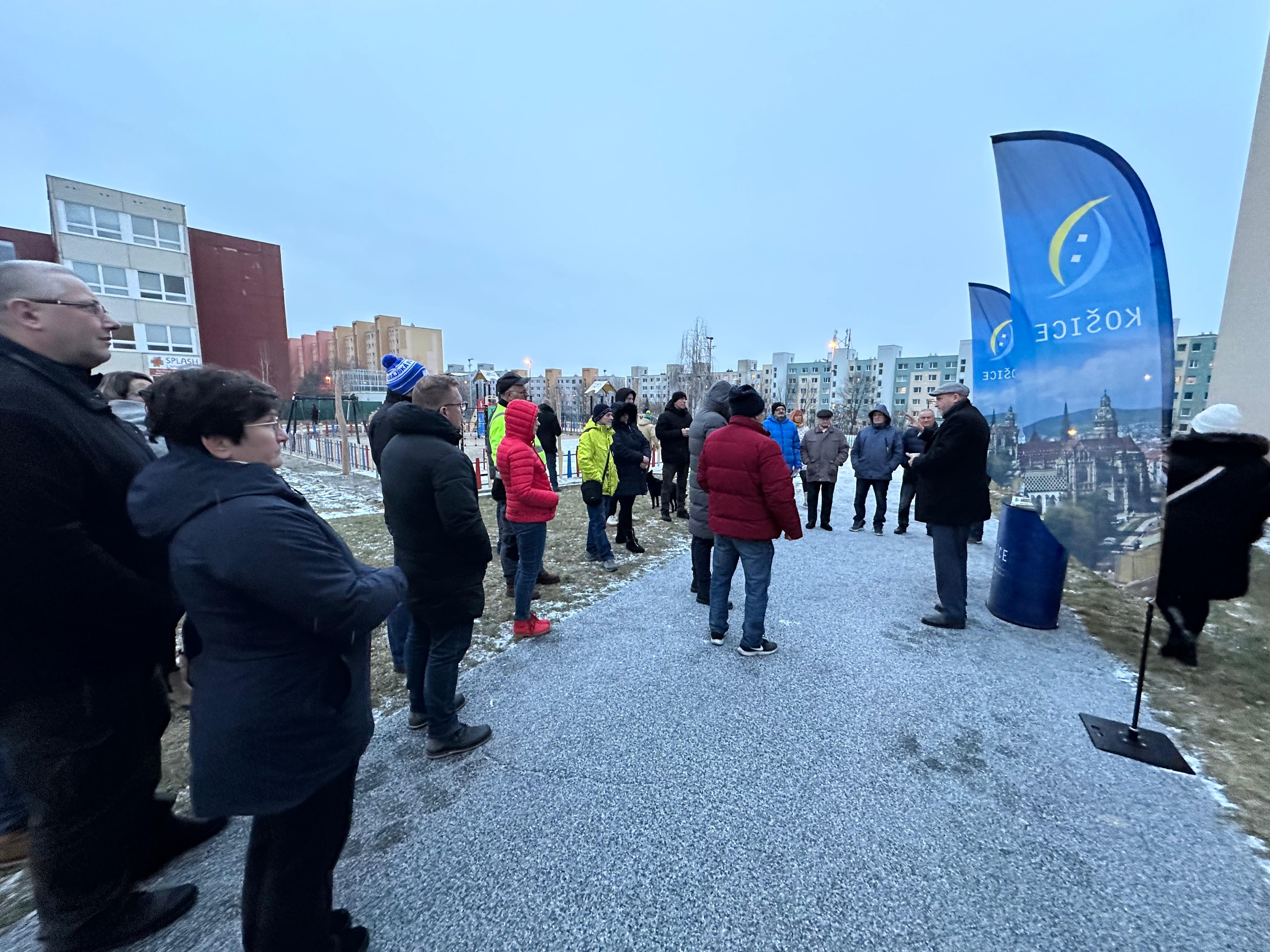 cc696da0-d8cd-4435-b569-fa983f275bf6