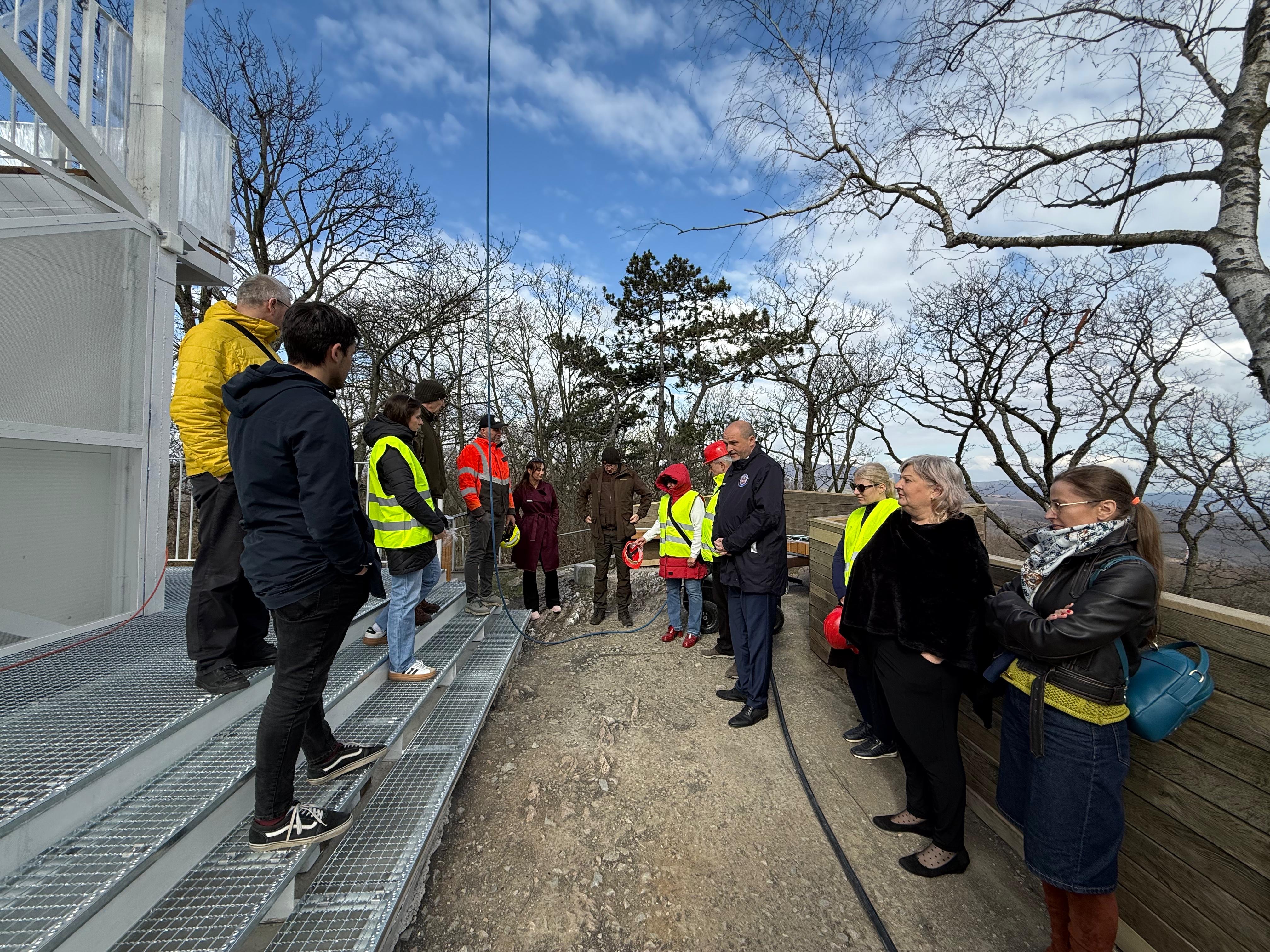 c25502be-5b5a-49fd-b3e8-1b749c2c9eea