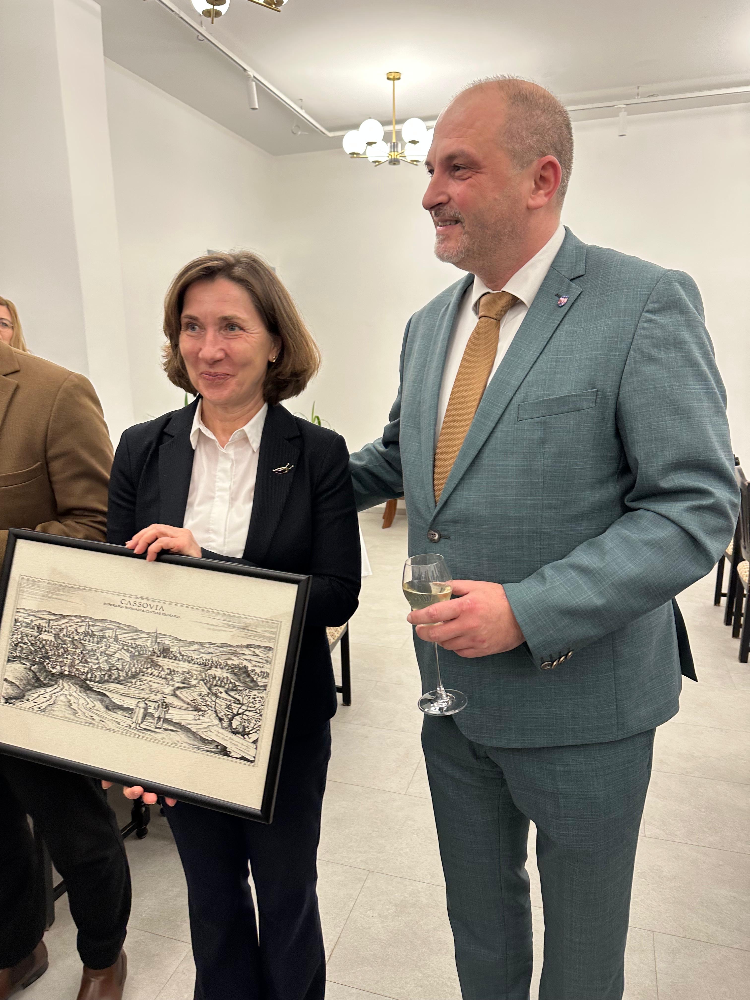 4d469dff-f627-4dd3-a0e3-5e1f9b9113b9